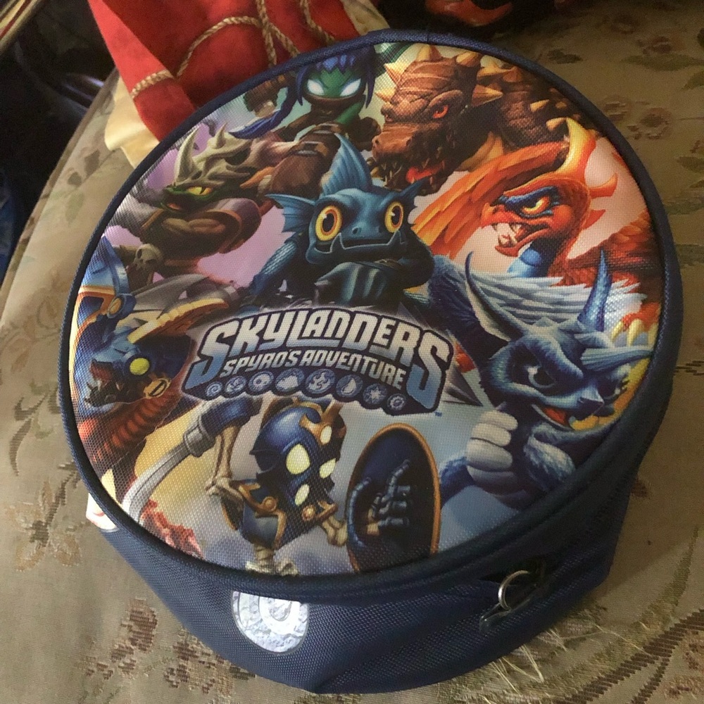 🍎Skylanders Spyro’s Adventure Lunch Box -663 $15 or $12 w/offer